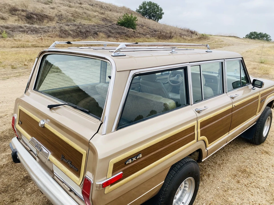 1990 Jeep SJ Grand Wagoneer - Image 21 of 31