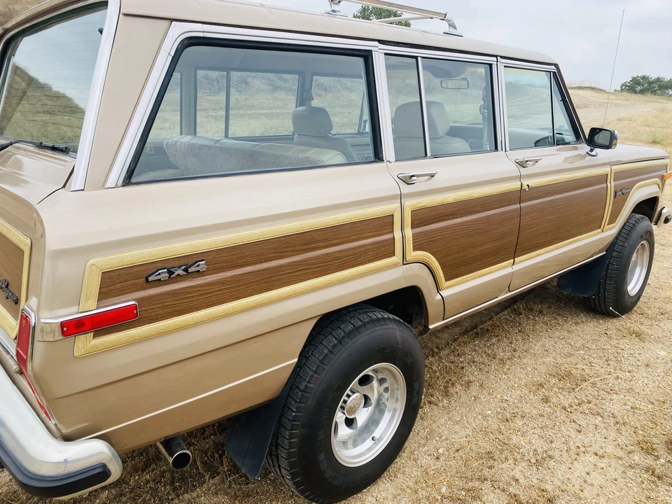 1990 Jeep SJ Grand Wagoneer - Image 22 of 31