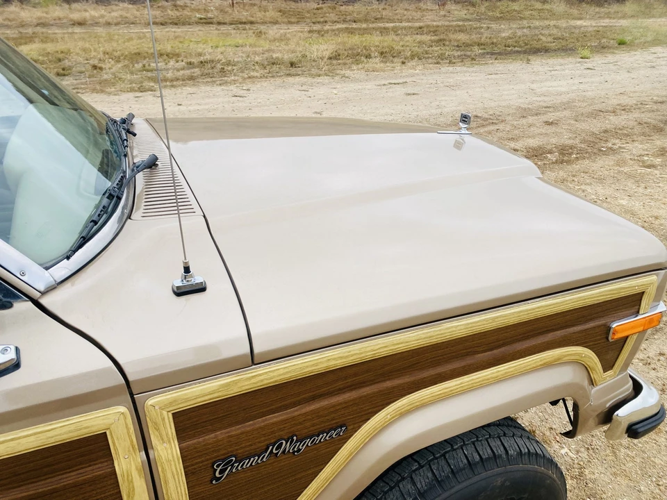 1990 Jeep SJ Grand Wagoneer - Image 24 of 31