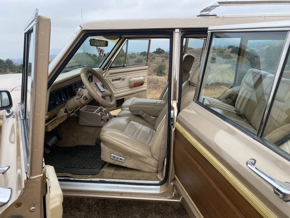 1990 Jeep SJ Grand Wagoneer - Image 28 of 31