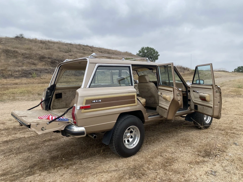 1990 Jeep SJ Grand Wagoneer - Image 26 of 31
