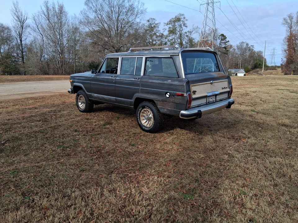 1987 Jeep SJ Grand Wagoneer - Image 8 of 31