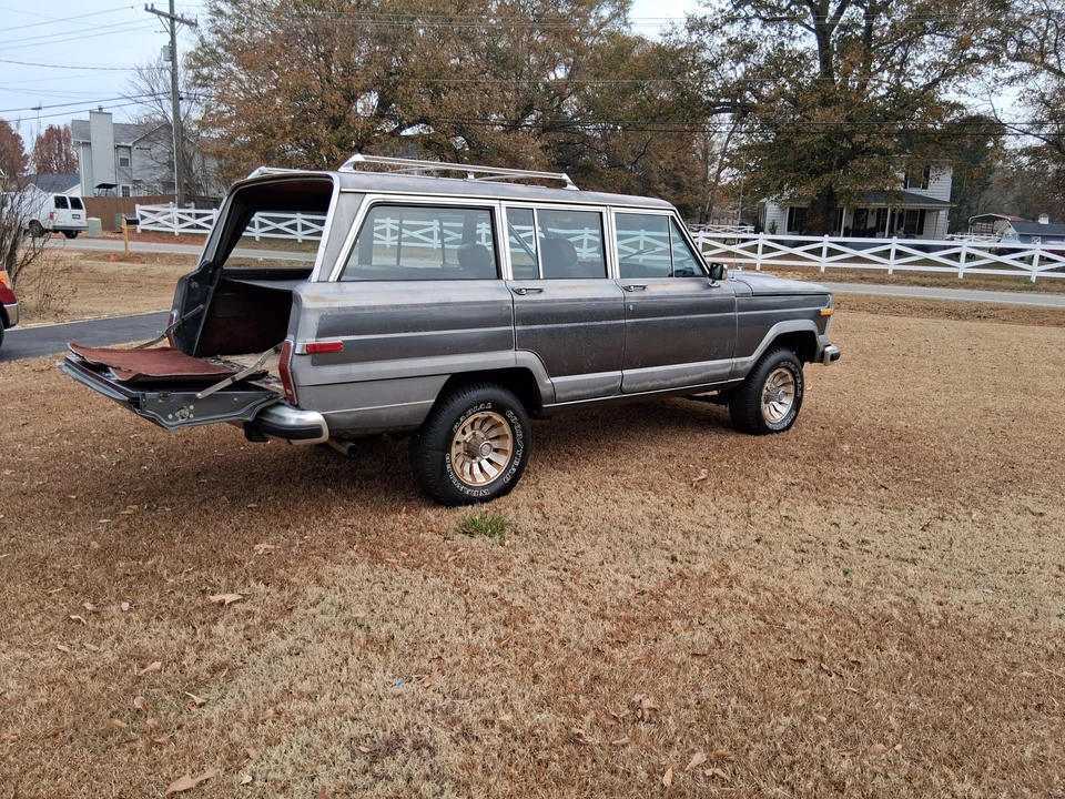 1987 Jeep SJ Grand Wagoneer - Image 14 of 31