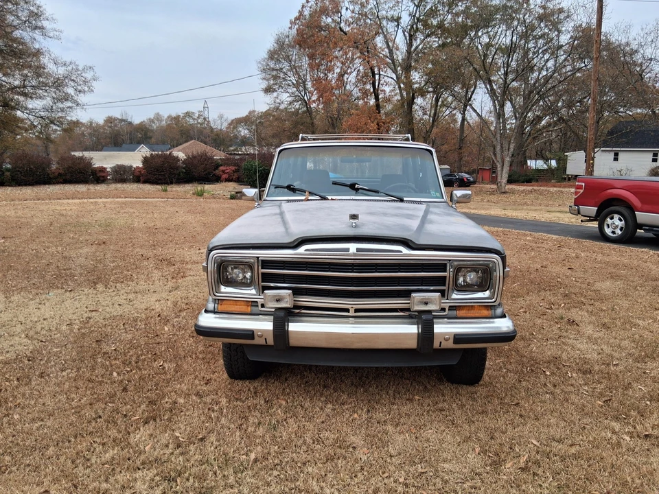 1987 Jeep SJ Grand Wagoneer - Image 4 of 31