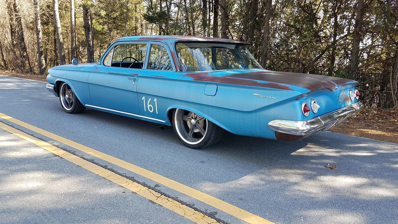 1961 Chevrolet Biscayne - Image 10 of 31