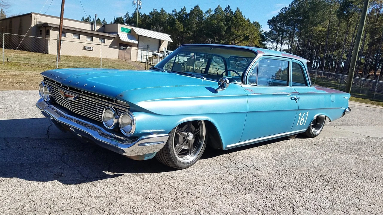 1961 Chevrolet Biscayne - Image 9 of 31
