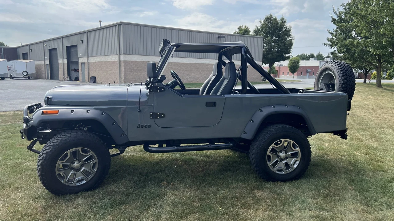 1981 Jeep CJ8 Scrambler - Image 2 of 31