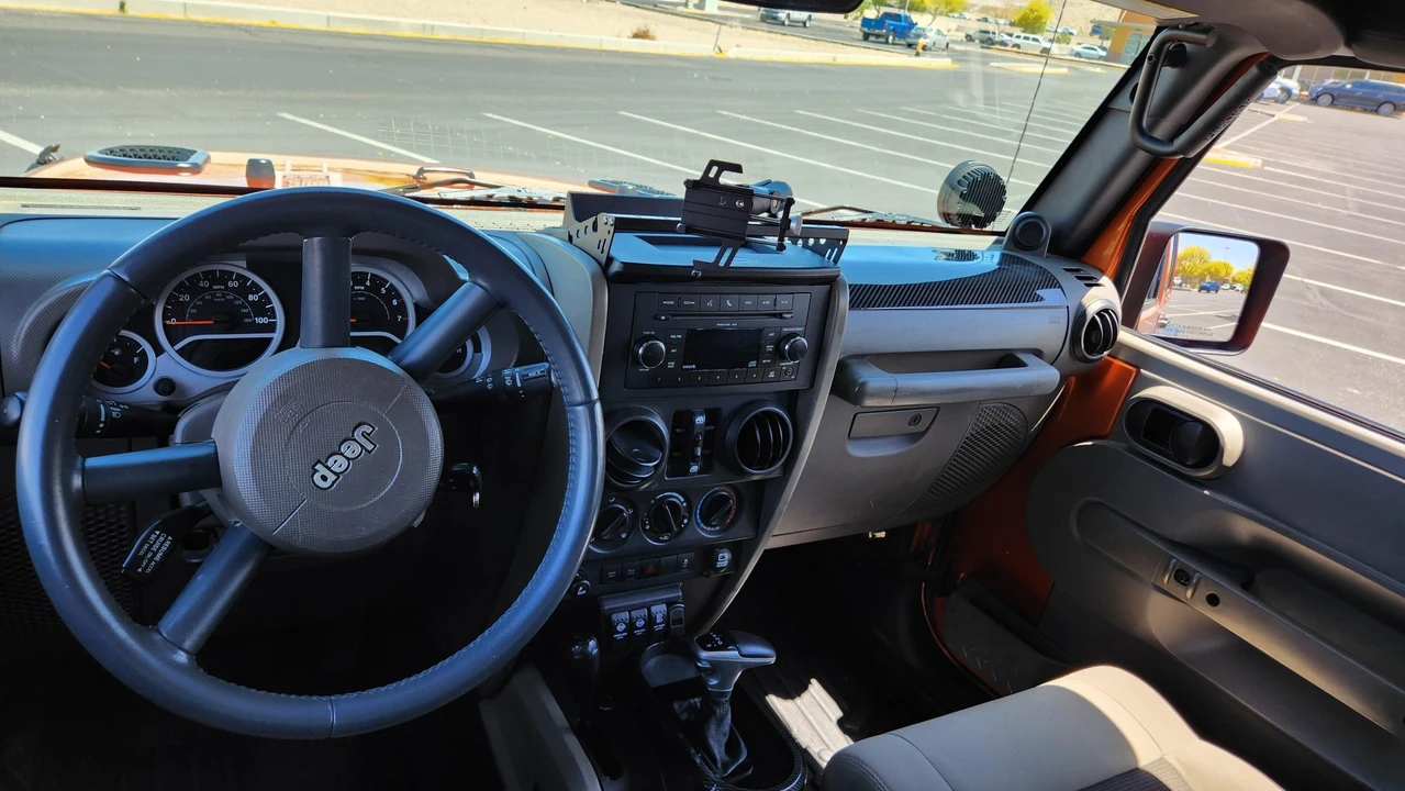 2010 Jeep JK Wrangler - Image 23 of 31