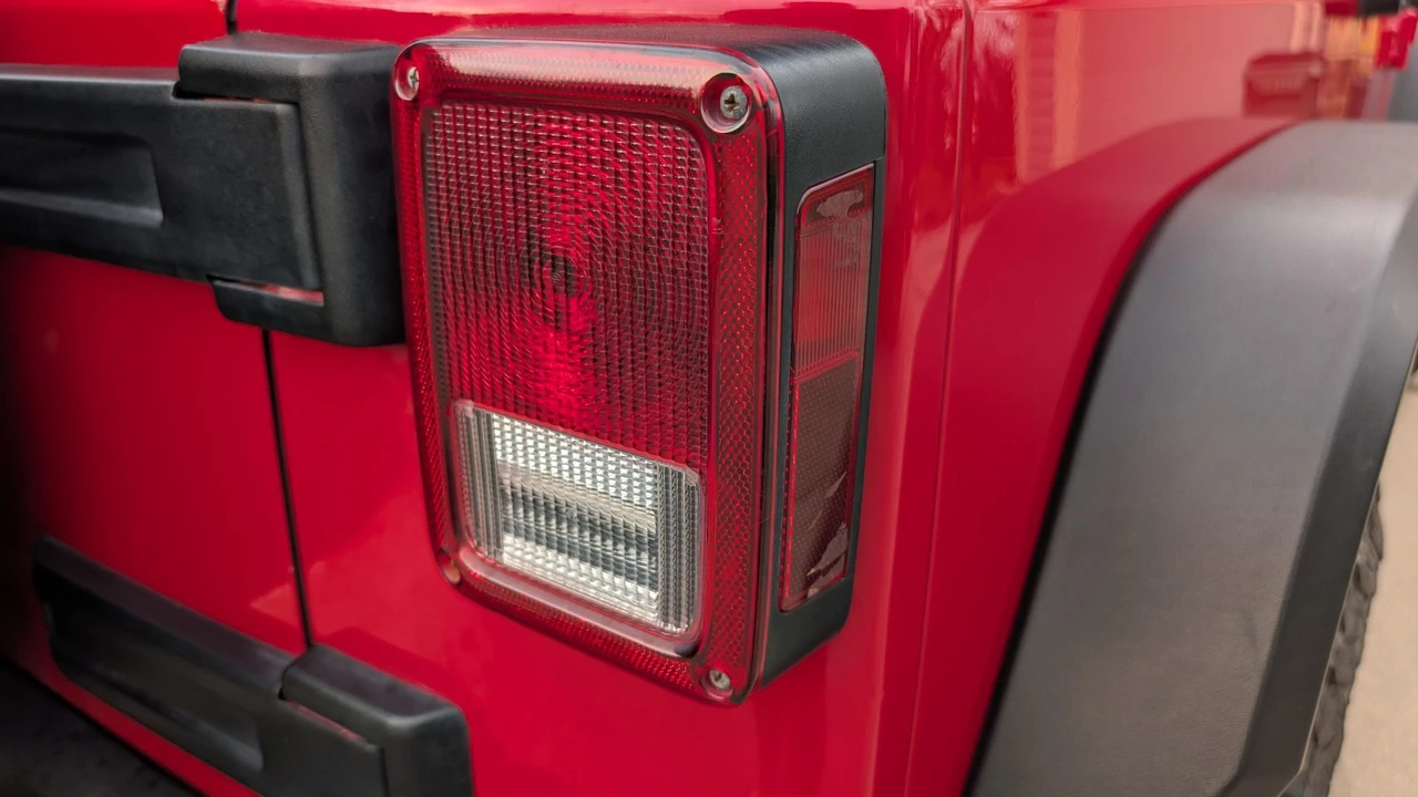 2011 Jeep JK Wrangler - Image 27 of 31