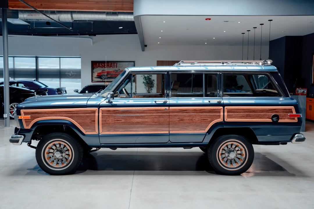 1990 Jeep SJ Grand Wagoneer - Image 3 of 31