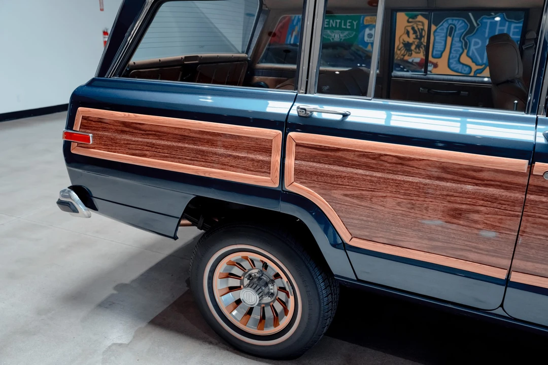 1990 Jeep SJ Grand Wagoneer - Image 26 of 31
