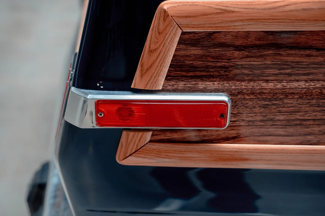1990 Jeep SJ Grand Wagoneer - Image 25 of 31