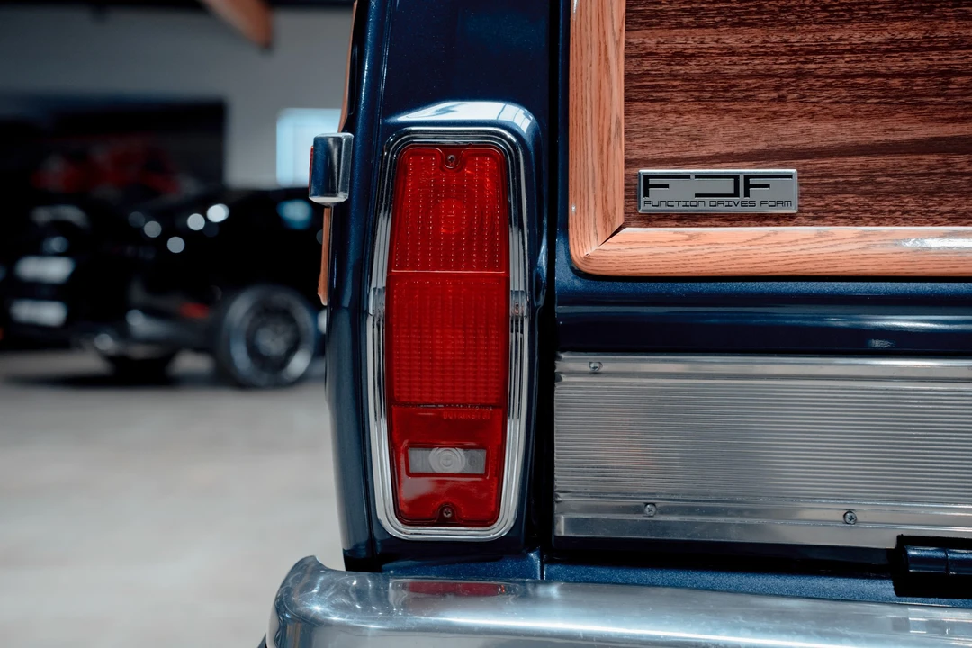 1990 Jeep SJ Grand Wagoneer - Image 21 of 31
