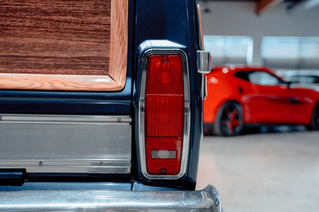 1990 Jeep SJ Grand Wagoneer - Image 24 of 31