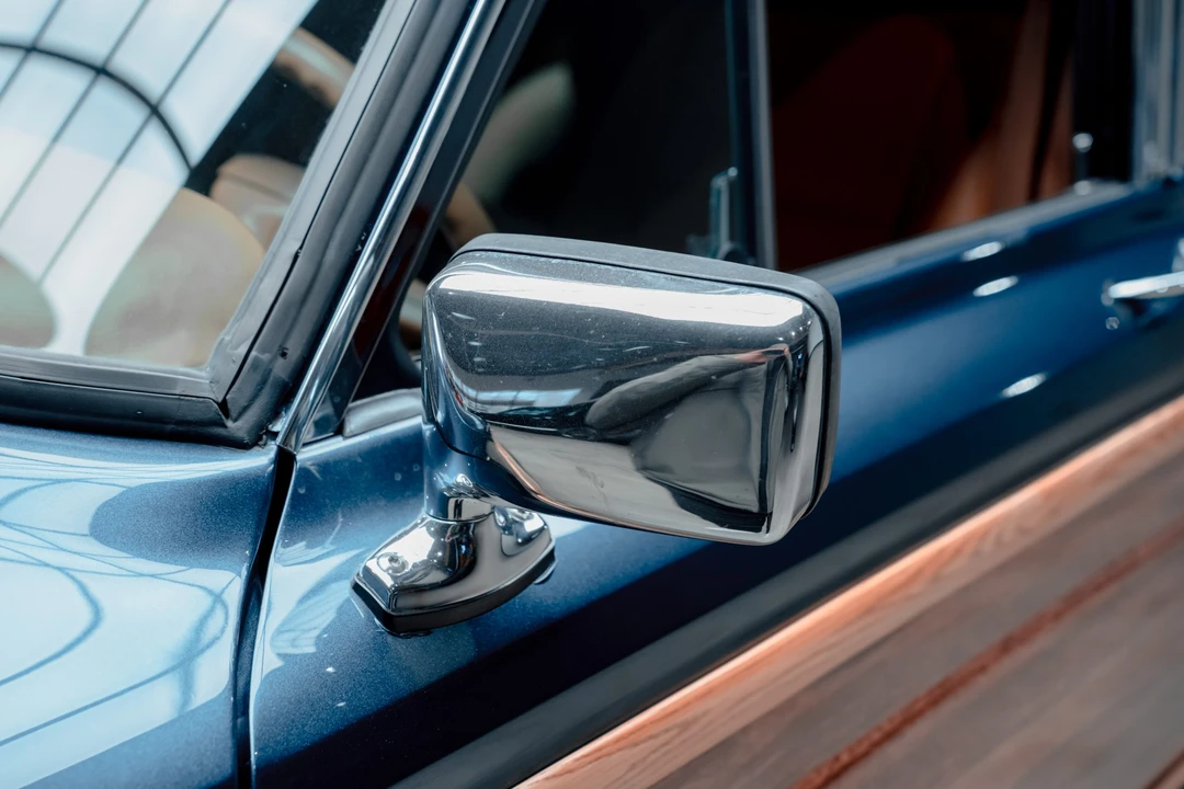 1990 Jeep SJ Grand Wagoneer - Image 15 of 31