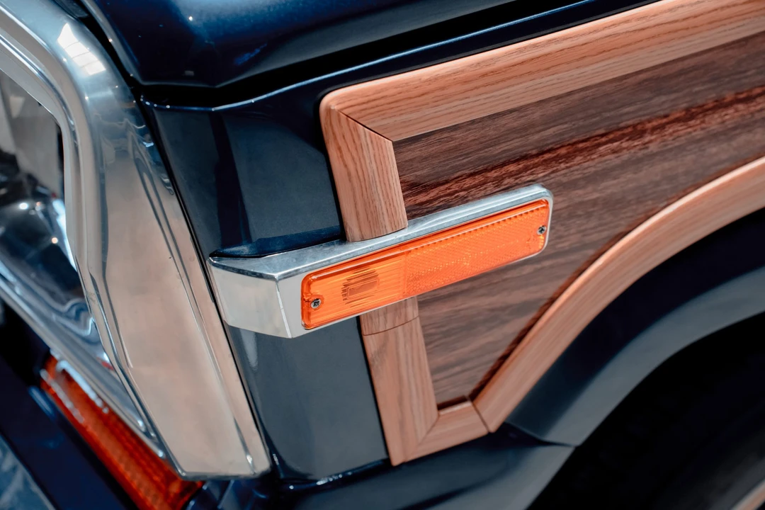1990 Jeep SJ Grand Wagoneer - Image 14 of 31