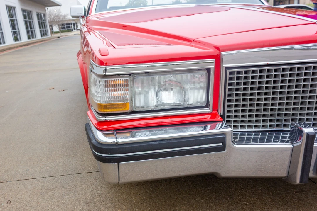 1984 Cadillac Brougham - Image 12 of 31