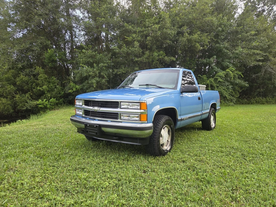 1997 Chevrolet Silverado - Image 3 of 31