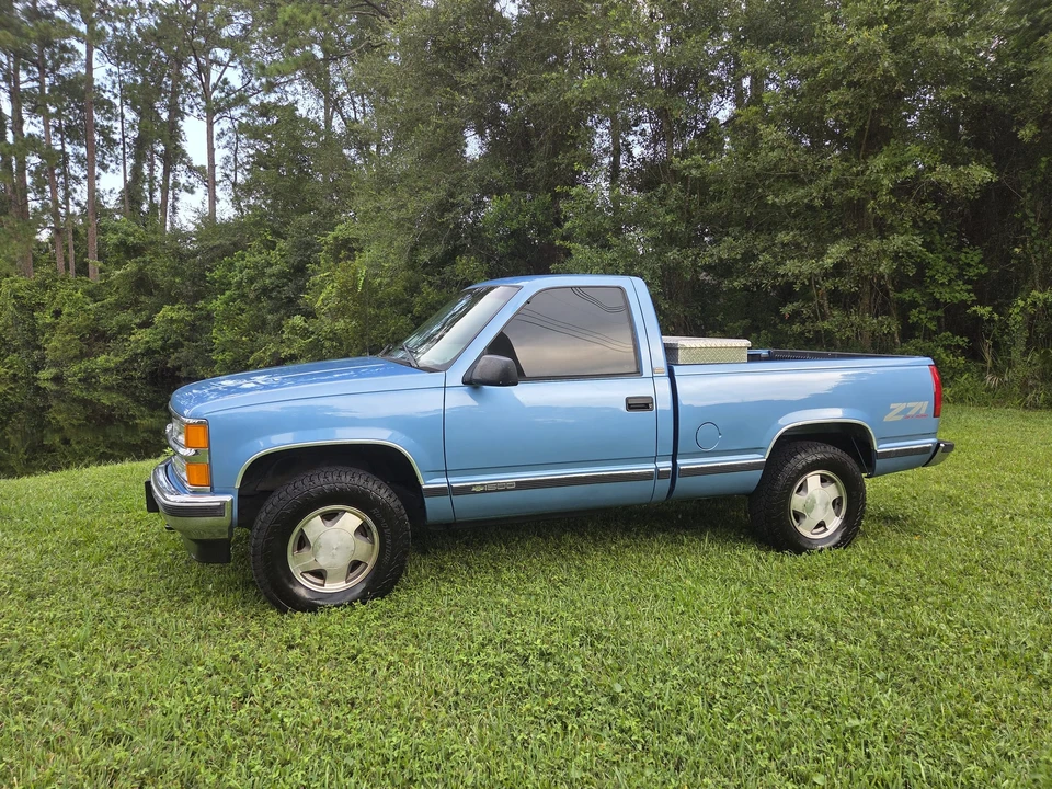 1997 Chevrolet Silverado - Image 8 of 31