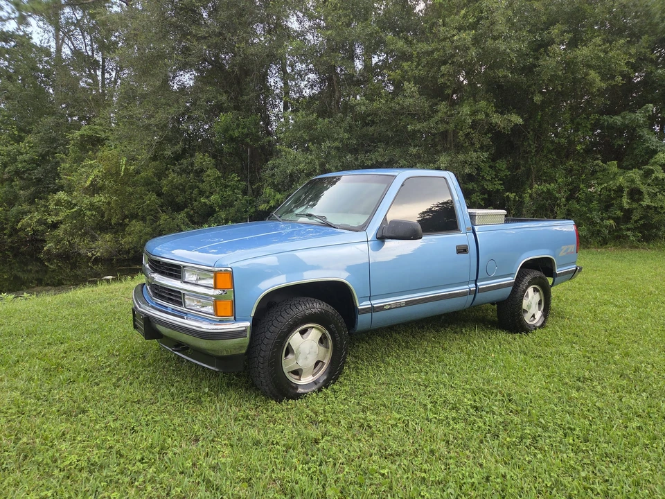 1997 Chevrolet Silverado - Image 7 of 31