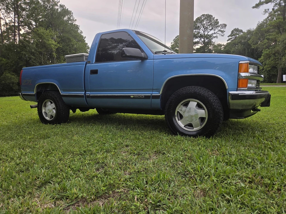 1997 Chevrolet Silverado - Image 24 of 31