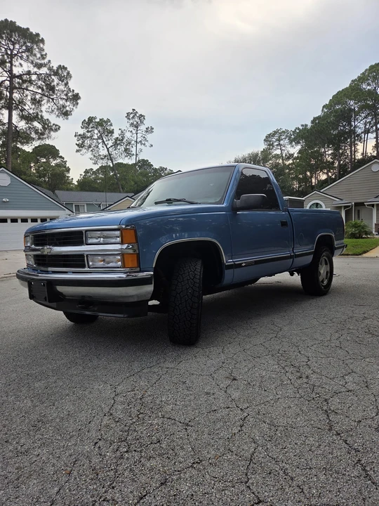 1997 Chevrolet Silverado - Image 5 of 31