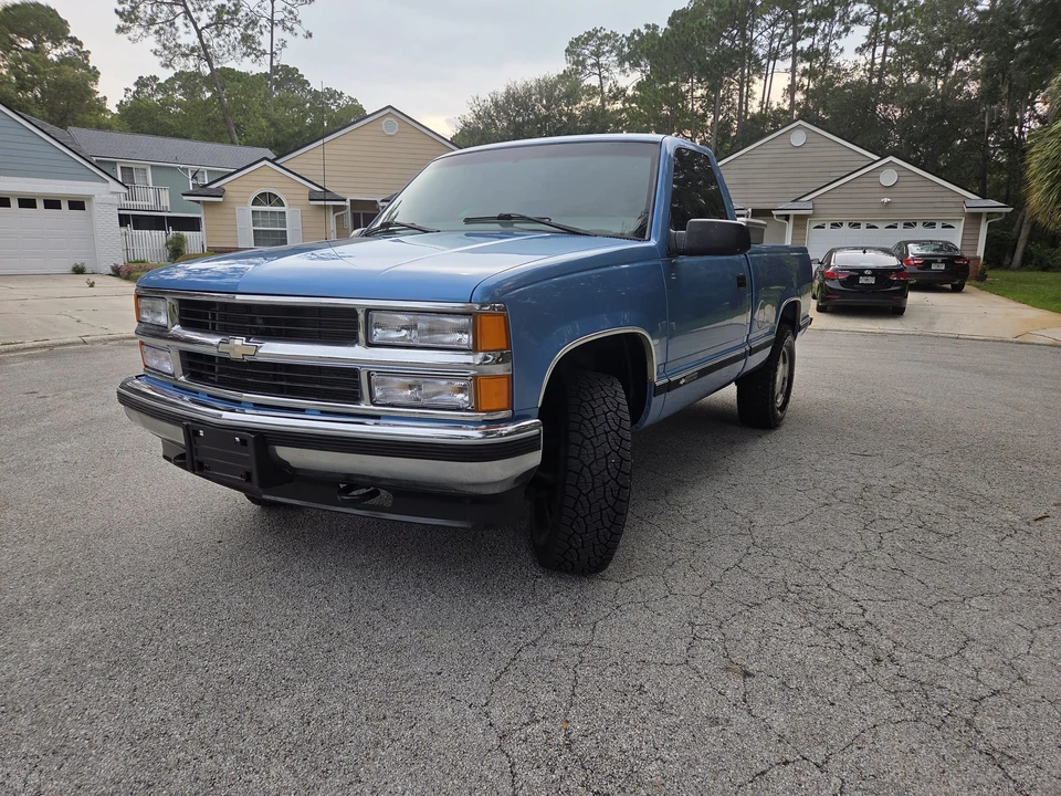 1997 Chevrolet Silverado - Image 2 of 31