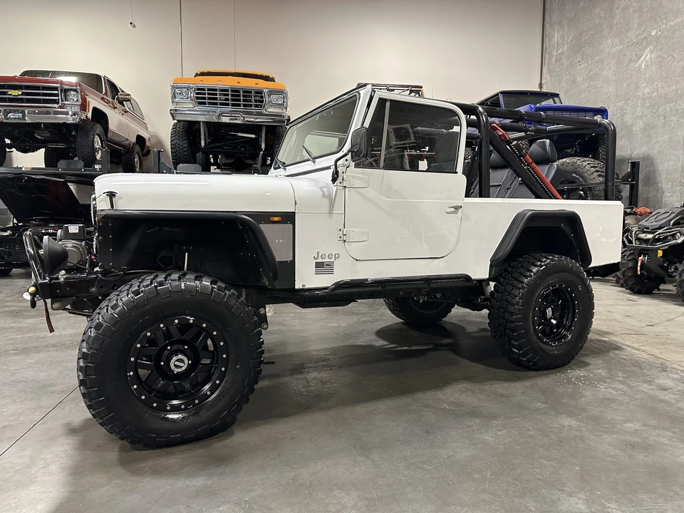 1985 Jeep CJ8 Scrambler - Image 2 of 31