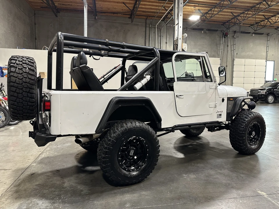 1985 Jeep CJ8 Scrambler - Image 10 of 31
