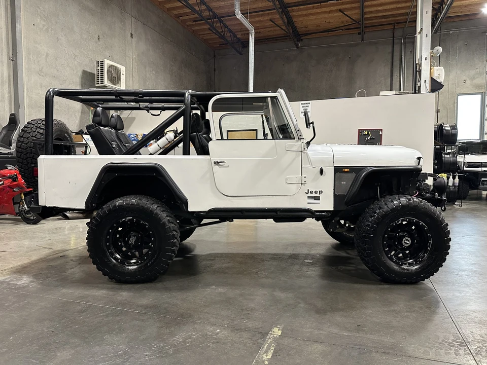 1985 Jeep CJ8 Scrambler - Image 9 of 31