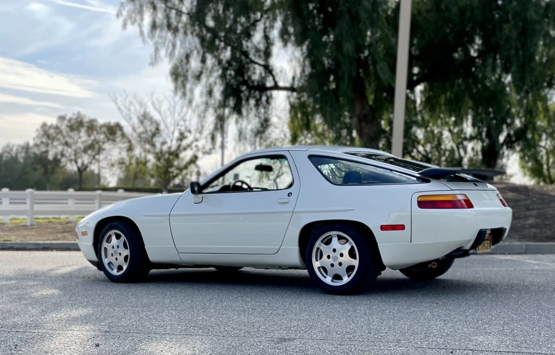 1989 Porsche 928 GT - Image 10 of 31