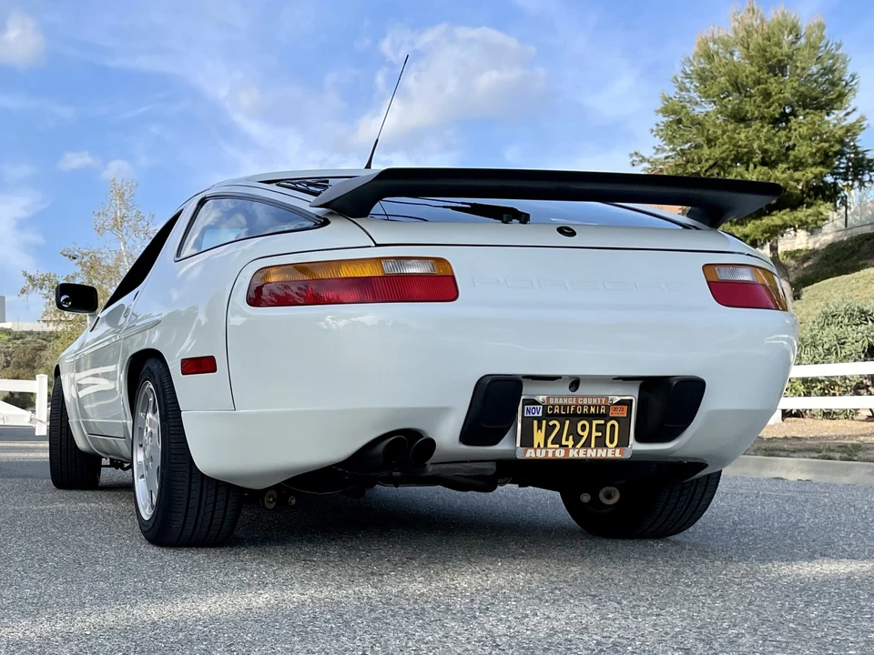 1989 Porsche 928 GT - Image 17 of 31