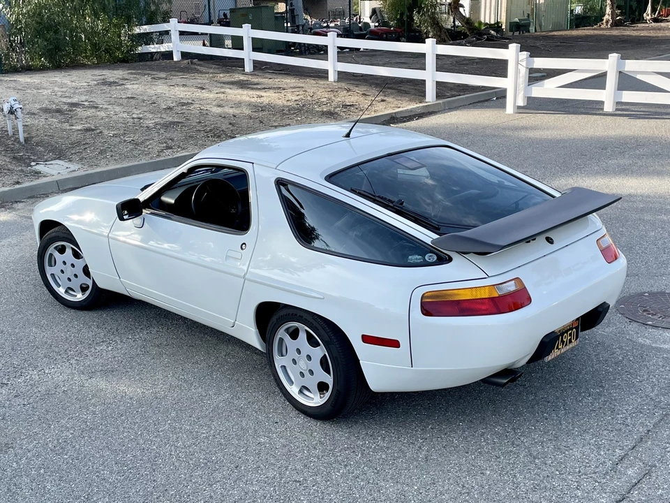 1989 Porsche 928 GT - Image 13 of 31
