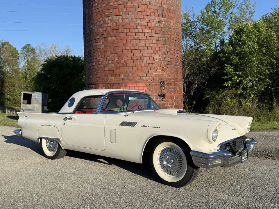 1957 Ford Thunderbird 1st Gen - Image 13 of 31