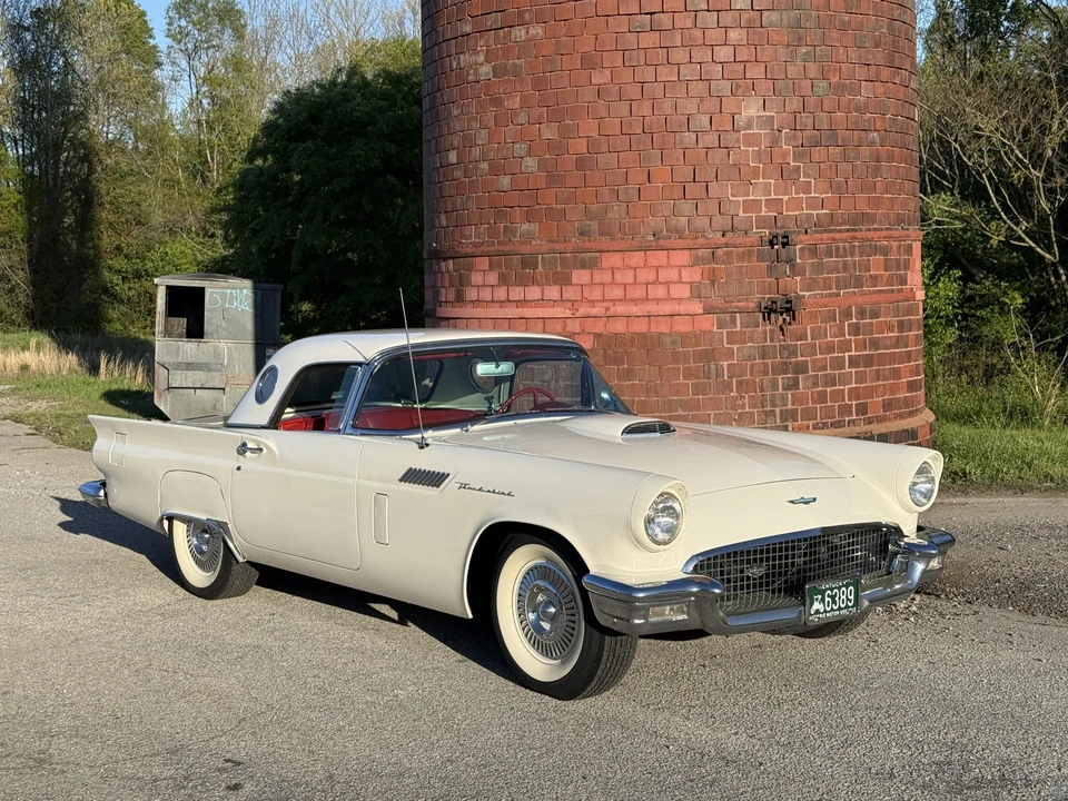 1957 Ford Thunderbird 1st Gen - Image 16 of 31