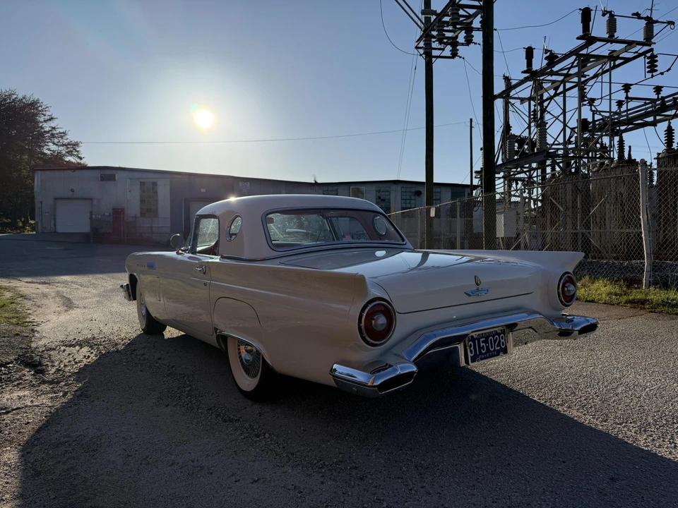 1957 Ford Thunderbird 1st Gen - Image 23 of 31