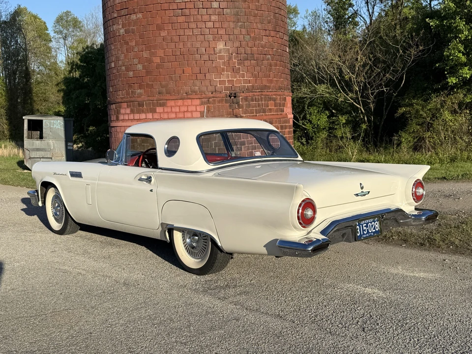 1957 Ford Thunderbird 1st Gen - Image 18 of 31