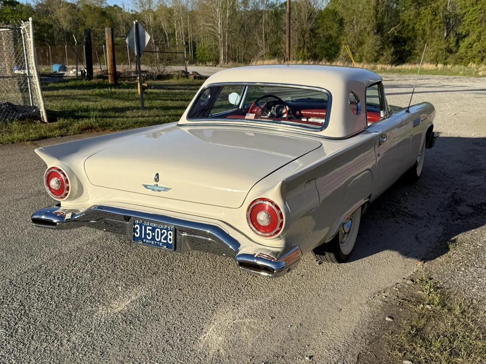 1957 Ford Thunderbird 1st Gen - Image 24 of 31