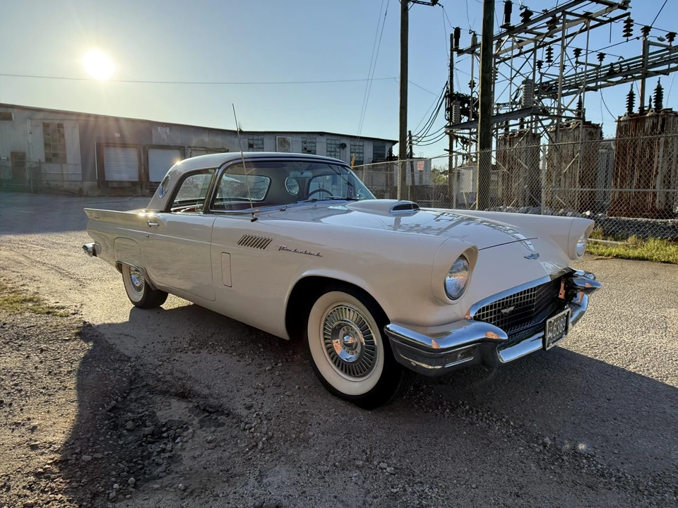 1957 Ford Thunderbird 1st Gen - Image 30 of 31