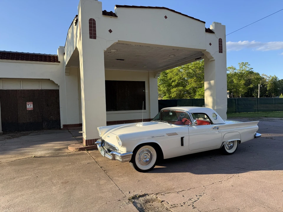 1957 Ford Thunderbird 1st Gen - Image 9 of 31