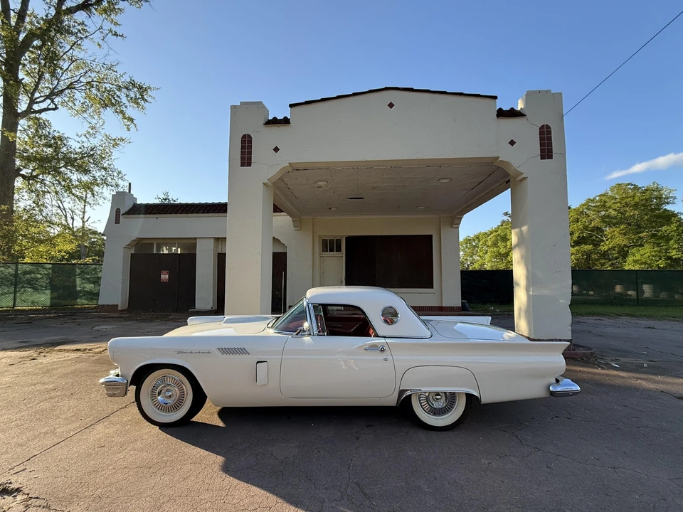 1957 Ford Thunderbird 1st Gen - Image 10 of 31