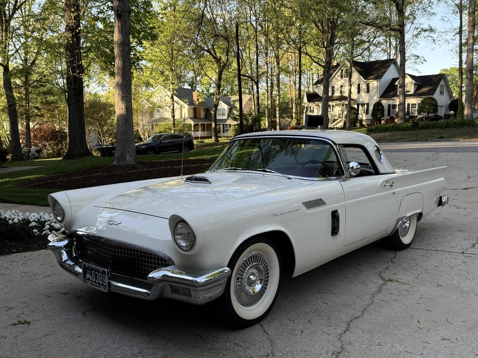 1957 Ford Thunderbird 1st Gen - Image 21 of 31