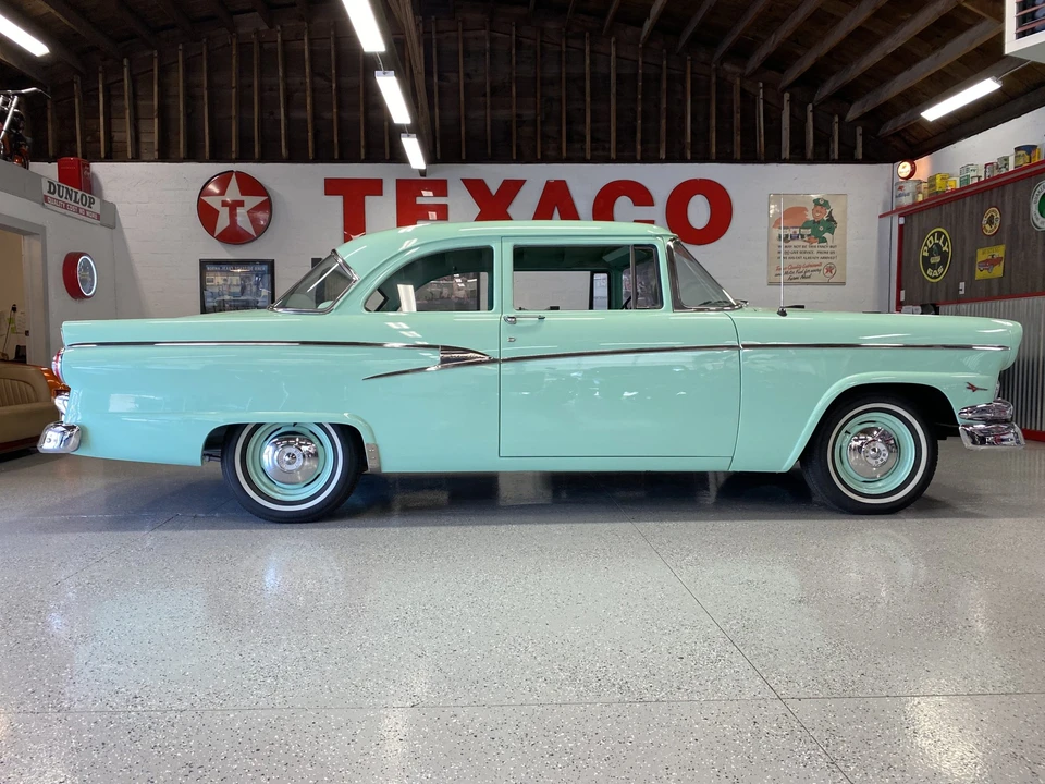 1956 Ford Customline - Image 26 of 31
