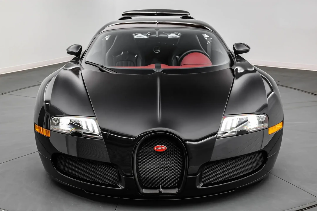 2010 Bugatti Veyron - Image 3 of 6