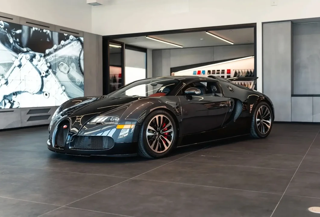 2010 Bugatti Veyron - Image 6 of 6