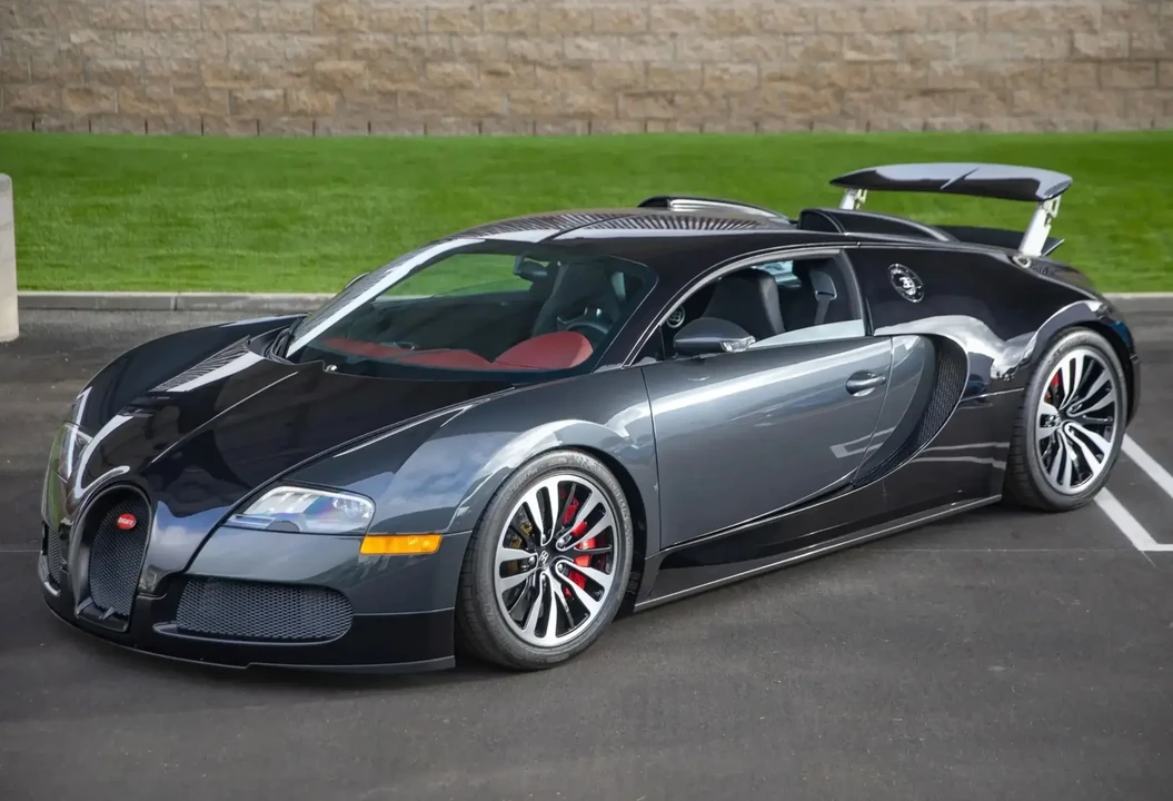 2010 Bugatti Veyron - Image 5 of 6