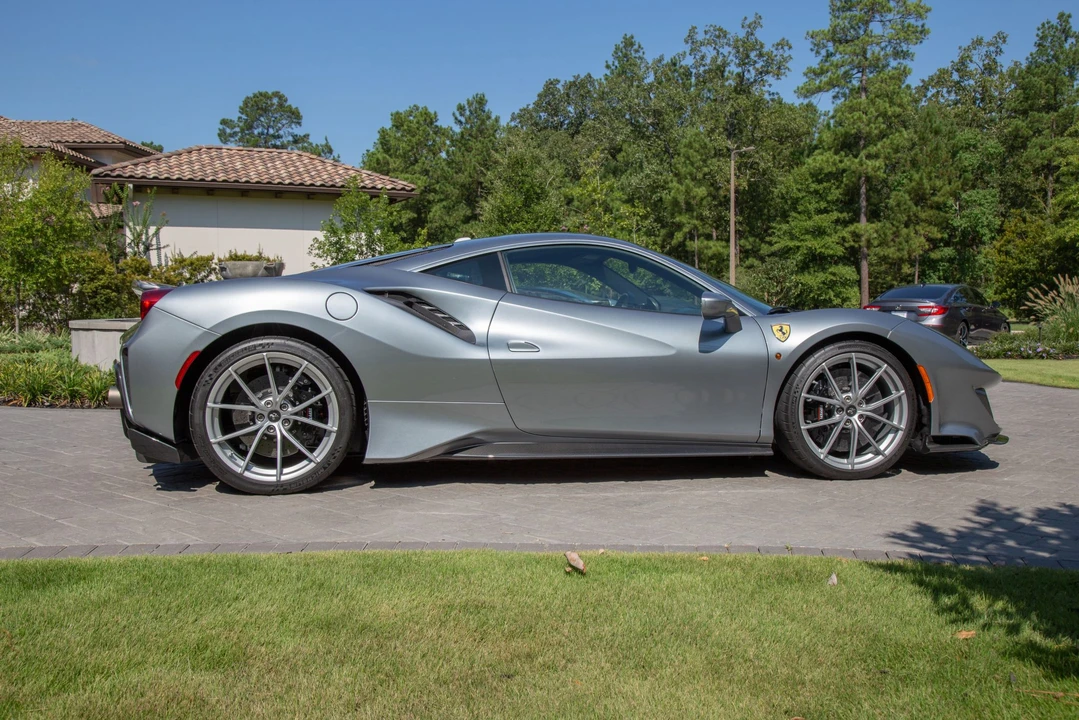 2019 Ferrari 488 Pista - Image 11 of 31