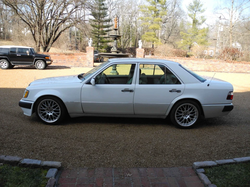 1993 Mercedes-Benz W124 E-Class - Image 8 of 31