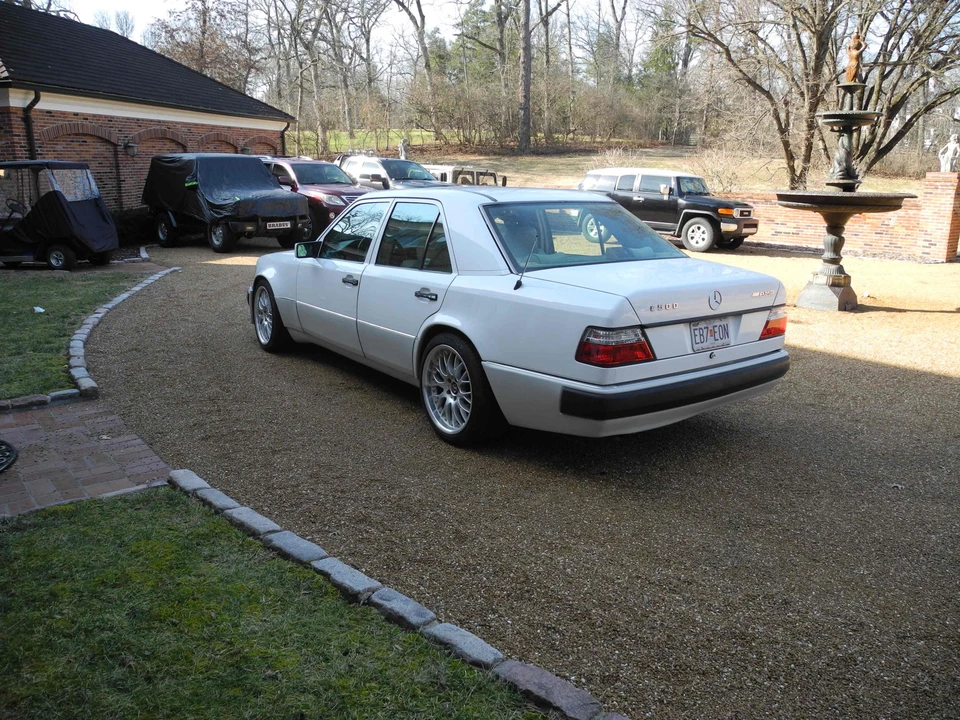 1993 Mercedes-Benz W124 E-Class - Image 11 of 31