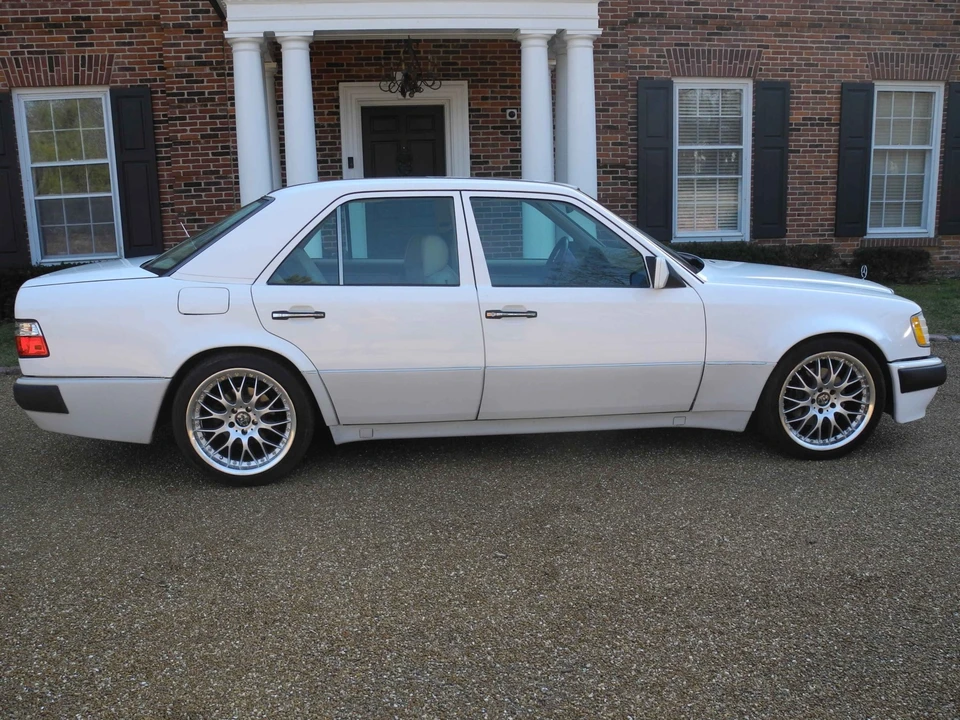 1993 Mercedes-Benz W124 E-Class - Image 15 of 31